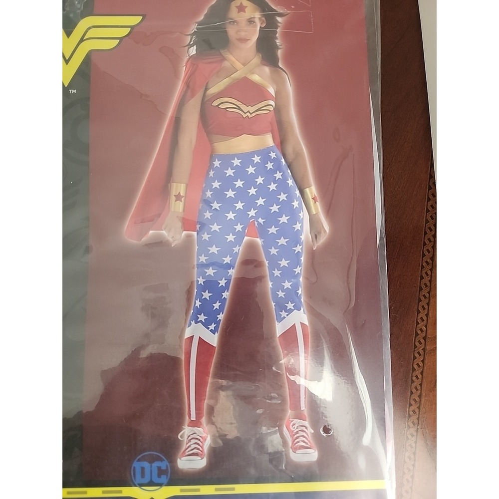 Wonder Woman Costume DC Comics Leggings Cape Gauntlets Top Halloween Adult L - Picture 2 of 12